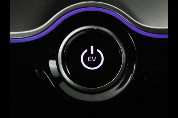 Kia EV6 GT-Line 77.4 kWh | SOH 95,1% | Panoramadak | Memory | Stuur/stoel verwarming | Stoel ventilatie| Meridian sound | Adaptive cruise | Head-up | Carplay | Sfeerverlichting | 360 camera | Park assist