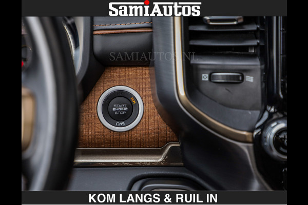 Dodge Ram LONGHORN | WIDE BODY | 5.7 V8 | BREDE WIELEN | BOM VOL | HUD | BRUIN LEDER | LUCHTVERING | PANODAK | RONDOM CAMERA | OPEN UITLAA DUBBELE CABINE | 5 PERSOONS | CREW CAB DC | SPECIAL ONE | DEALER ONDERHOUDEN | Eerste eigenaar |