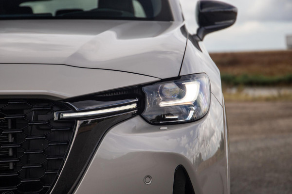 Mazda CX-60 2.5 e-SkyActiv PHEV Homura Plus 360 CAMERA / TREKHAAK / STOELVERWARMING + KOELING / CARPLAY / ADAPTIVE CRUISE