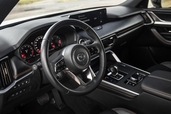 Mazda CX-60 2.5 e-SkyActiv PHEV Homura Plus 360 CAMERA / TREKHAAK / STOELVERWARMING + KOELING / CARPLAY / ADAPTIVE CRUISE