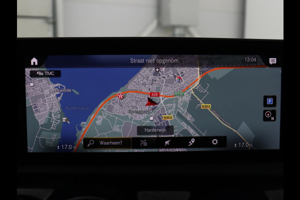 Mercedes-Benz CLA-Klasse 180 Business Solution AMG | Panoramadak | Leder/alcantara | Stoelverwarming | Cruise control | Navigatie | Carplay | Climate control | Camera | Park assist