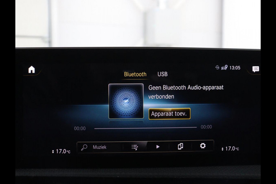 Mercedes-Benz CLA-Klasse 180 Business Solution AMG | Panoramadak | Leder/alcantara | Stoelverwarming | Cruise control | Navigatie | Carplay | Climate control | Camera | Park assist