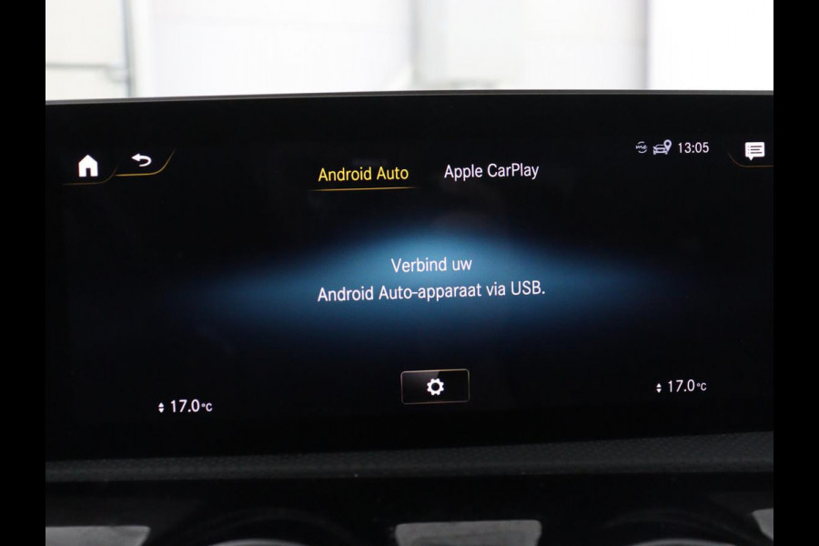 Mercedes-Benz CLA-Klasse 180 Business Solution AMG | Panoramadak | Leder/alcantara | Stoelverwarming | Cruise control | Navigatie | Carplay | Climate control | Camera | Park assist