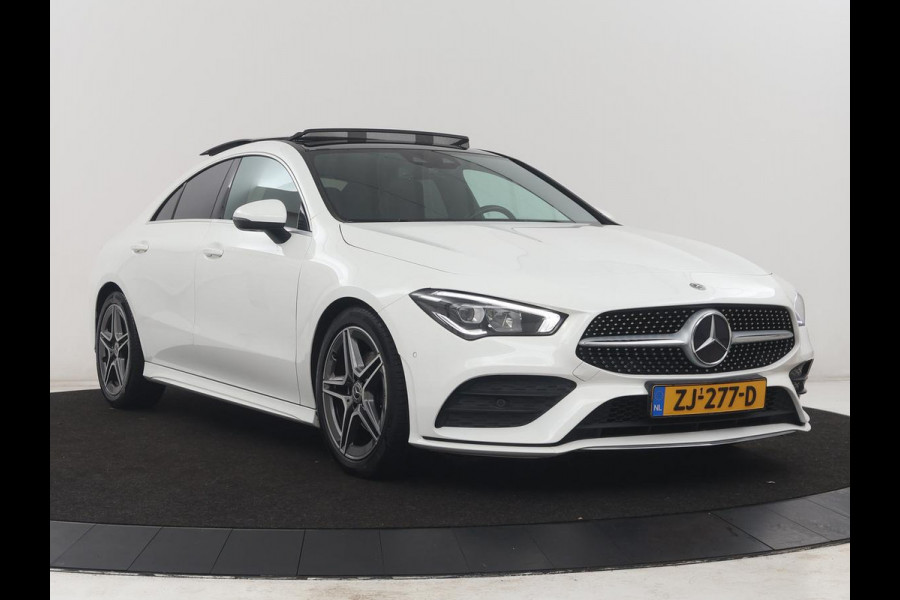 Mercedes-Benz CLA-Klasse 180 Business Solution AMG | Panoramadak | Leder/alcantara | Stoelverwarming | Cruise control | Navigatie | Carplay | Climate control | Camera | Park assist