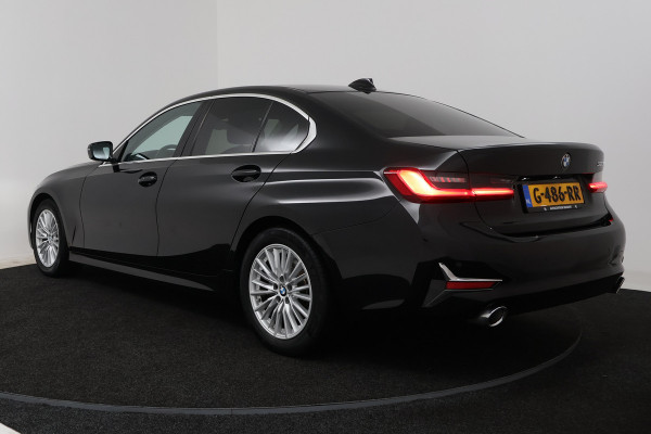 BMW 3-serie 320i High Executive (PANORAMADAK, DEALER ONDERHOUDEN, STUUR-/STOELVERWARMING, SFEERVERLICHTING)