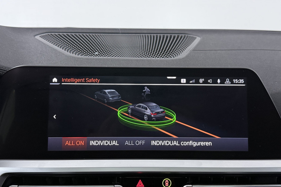 BMW 3-serie 320i High Executive (PANORAMADAK, DEALER ONDERHOUDEN, STUUR-/STOELVERWARMING, SFEERVERLICHTING)