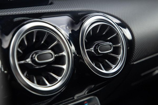 Mercedes-Benz CLA-Klasse Shooting Brake 250 e Business Solution CARPLAY / TREKHAAK / AMBIENT LIGHTING / CAMERA