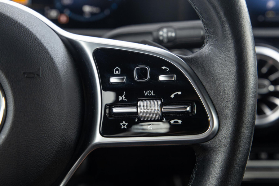 Mercedes-Benz CLA-Klasse Shooting Brake 250 e Business Solution CARPLAY / TREKHAAK / AMBIENT LIGHTING / CAMERA