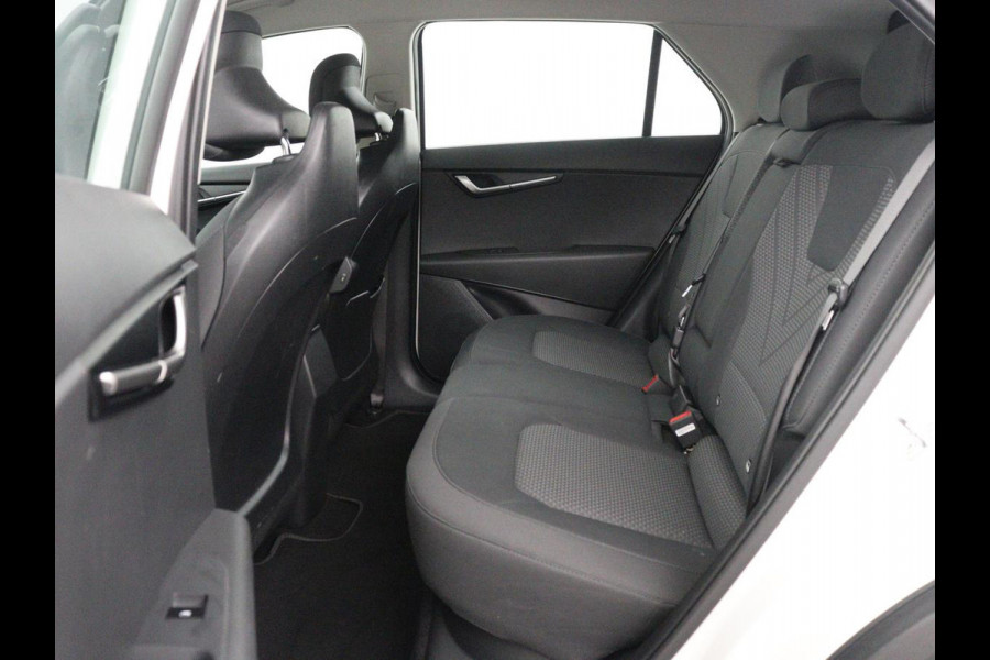 Kia Niro EV Light Edition 64.8 kWh | SOH 98,0% | Adaptive cruise | Lane assist | Carplay | Climate control | Virtueel dashboard | Camera | Park assist | Trekhaak