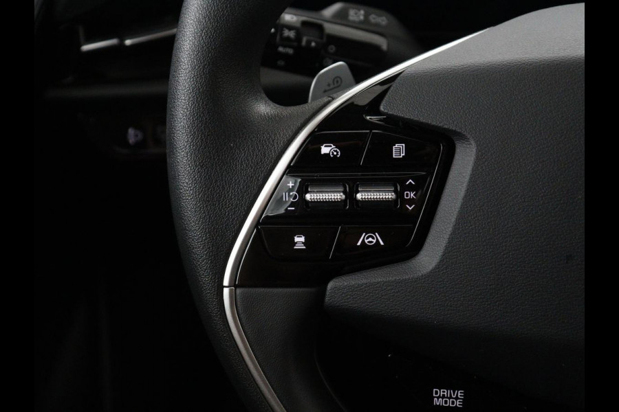 Kia Niro EV Light Edition 64.8 kWh | SOH 98,0% | Adaptive cruise | Lane assist | Carplay | Climate control | Virtueel dashboard | Camera | Park assist | Trekhaak