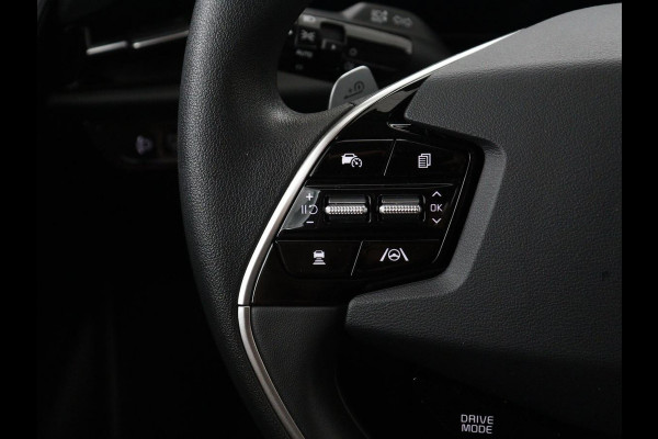 Kia Niro EV Light Edition 64.8 kWh | SOH 98,0% | Adaptive cruise | Lane assist | Carplay | Climate control | Virtueel dashboard | Camera | Park assist | Trekhaak