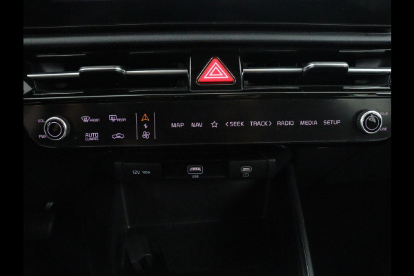 Kia Niro EV Light Edition 64.8 kWh | SOH 98,0% | Adaptive cruise | Lane assist | Carplay | Climate control | Virtueel dashboard | Camera | Park assist | Trekhaak