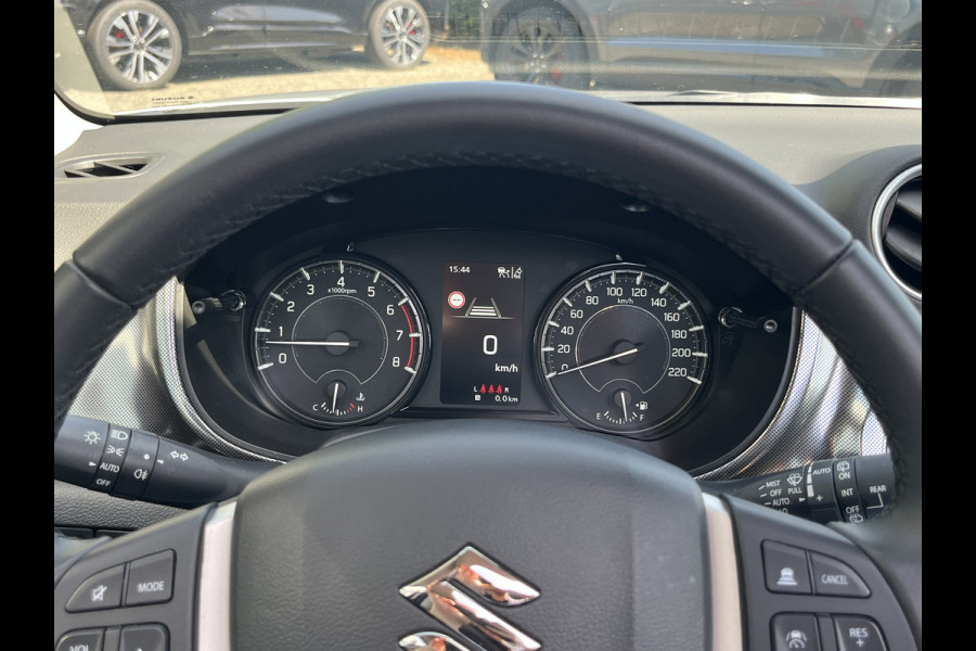 Suzuki Vitara 1.4 Boosterjet Smart Hybrid Style Automaat | €2.000,- voordeel | Meerdere kleuren leverbaar | Pano | Adapt. Cruise | Camera | Dodehoek | Rijstrook | Stoelverwarming | etc. etc.