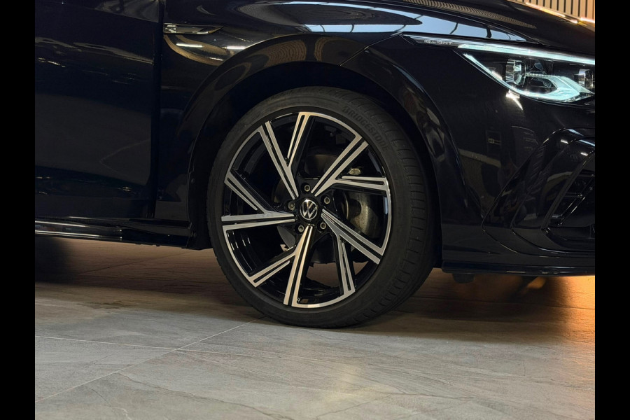 Volkswagen Golf GERESERVEERD! 1.5 eTSI R-Line 3X R-Line |BTW|PANO|IQ LIGHTS|VIRTUAL|SFEERVERLICHTING|CARPLAY|CAMERA|DEAL