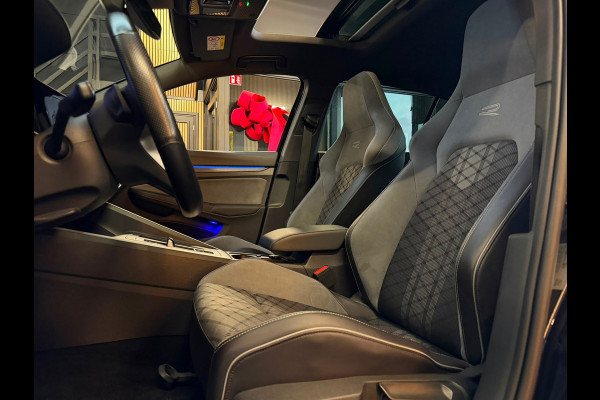 Volkswagen Golf GERESERVEERD! 1.5 eTSI R-Line 3X R-Line |BTW|PANO|IQ LIGHTS|VIRTUAL|SFEERVERLICHTING|CARPLAY|CAMERA|DEAL