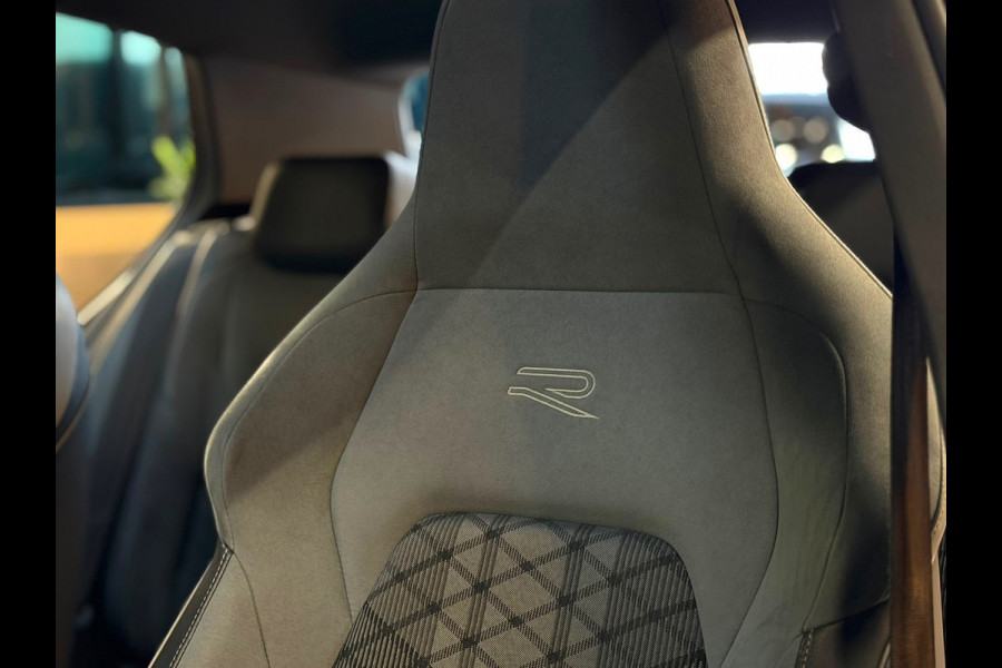 Volkswagen Golf GERESERVEERD! 1.5 eTSI R-Line 3X R-Line |BTW|PANO|IQ LIGHTS|VIRTUAL|SFEERVERLICHTING|CARPLAY|CAMERA|DEAL
