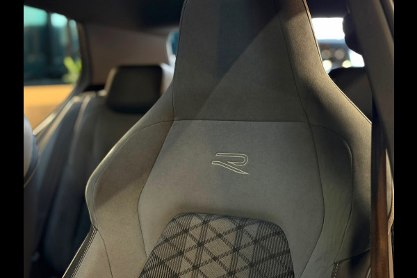 Volkswagen Golf GERESERVEERD! 1.5 eTSI R-Line 3X R-Line |BTW|PANO|IQ LIGHTS|VIRTUAL|SFEERVERLICHTING|CARPLAY|CAMERA|DEAL