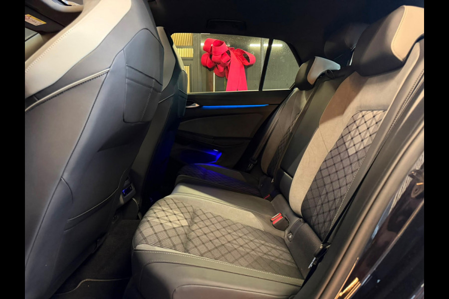Volkswagen Golf GERESERVEERD! 1.5 eTSI R-Line 3X R-Line |BTW|PANO|IQ LIGHTS|VIRTUAL|SFEERVERLICHTING|CARPLAY|CAMERA|DEAL