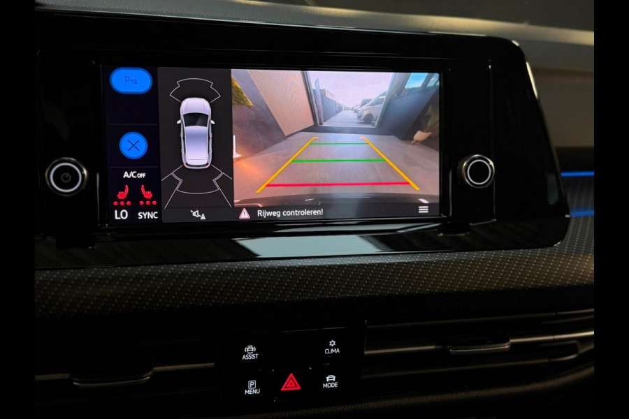 Volkswagen Golf GERESERVEERD! 1.5 eTSI R-Line 3X R-Line |BTW|PANO|IQ LIGHTS|VIRTUAL|SFEERVERLICHTING|CARPLAY|CAMERA|DEAL