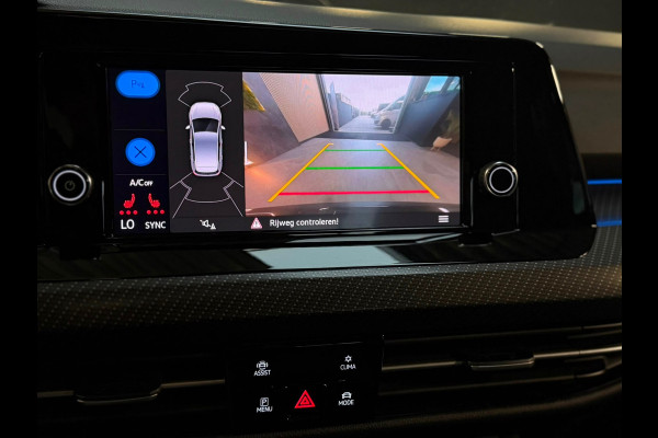 Volkswagen Golf GERESERVEERD! 1.5 eTSI R-Line 3X R-Line |BTW|PANO|IQ LIGHTS|VIRTUAL|SFEERVERLICHTING|CARPLAY|CAMERA|DEAL