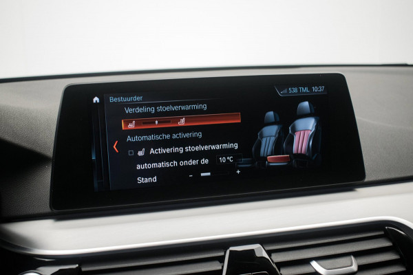 BMW 5 Serie Touring 520i High Executive Luxury Line NL-auto [ Adaptive Cruise Panoramadak Harman/Kardon El. Trekhaak 360 Camera ]