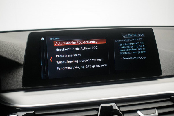 BMW 5 Serie Touring 520i High Executive Luxury Line NL-auto [ Adaptive Cruise Panoramadak Harman/Kardon El. Trekhaak 360 Camera ]