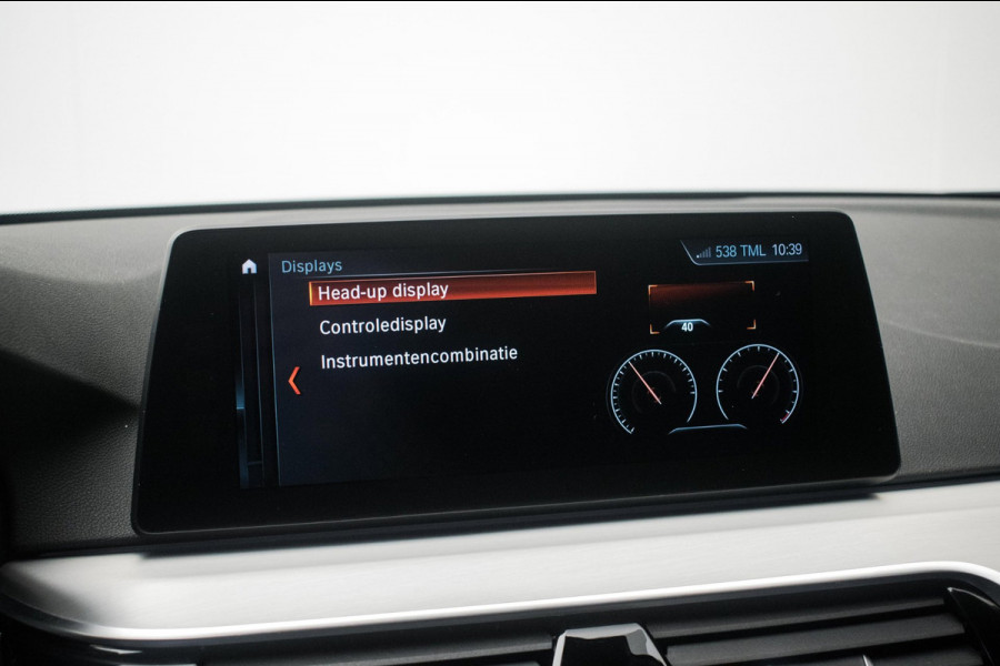 BMW 5 Serie Touring 520i High Executive Luxury Line NL-auto [ Adaptive Cruise Panoramadak Harman/Kardon El. Trekhaak 360 Camera ]