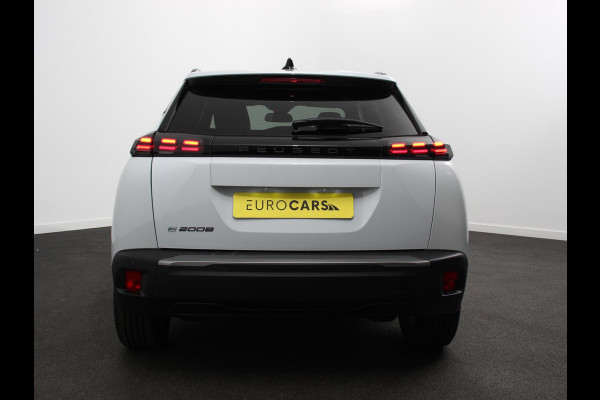 Peugeot e-2008 EV Allure Pack 54 kWh Navigatie Apple Carplay/Android Auto Climate Control Parkeer sensoren Lichtmetalen Velgen