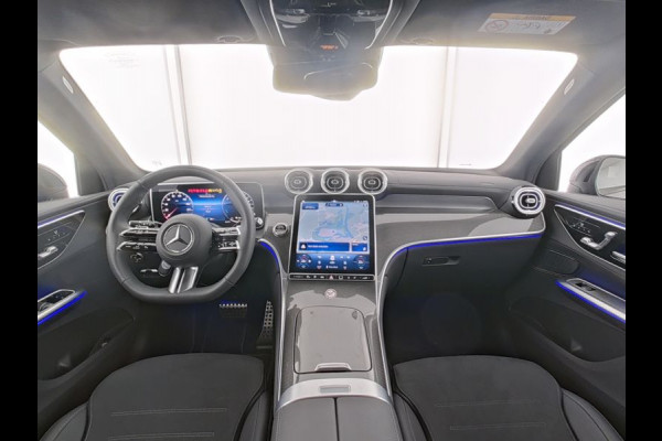 Mercedes-Benz GLC 300 e 4MATIC AMG Plug-In Hybride AMG Line | Night Pakket | Panorama Schuif-Kanteldak | Distronic | Parkeerpakket met 360°-camera. Inclusief 24 maanden Mercedes-Benz Certified garantie voor Europa.