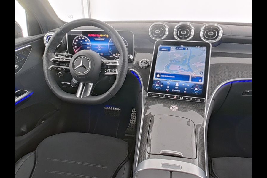 Mercedes-Benz GLC 300 e 4MATIC AMG Plug-In Hybride AMG Line | Night Pakket | Panorama Schuif-Kanteldak | Distronic | Parkeerpakket met 360°-camera. Inclusief 24 maanden Mercedes-Benz Certified garantie voor Europa.