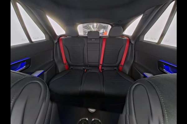 Mercedes-Benz GLC 300 e 4MATIC AMG Plug-In Hybride AMG Line | Night Pakket | Panorama Schuif-Kanteldak | Distronic | Parkeerpakket met 360°-camera. Inclusief 24 maanden Mercedes-Benz Certified garantie voor Europa.