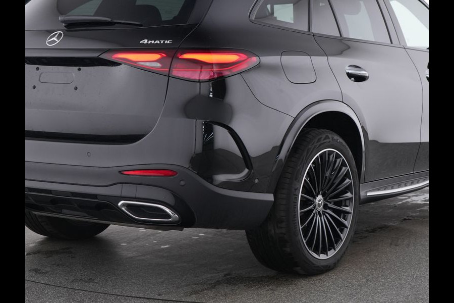 Mercedes-Benz GLC 300 e 4MATIC AMG Plug-In Hybride AMG Line | Night Pakket | Panorama Schuif-Kanteldak | Distronic | Parkeerpakket met 360°-camera. Inclusief 24 maanden Mercedes-Benz Certified garantie voor Europa.