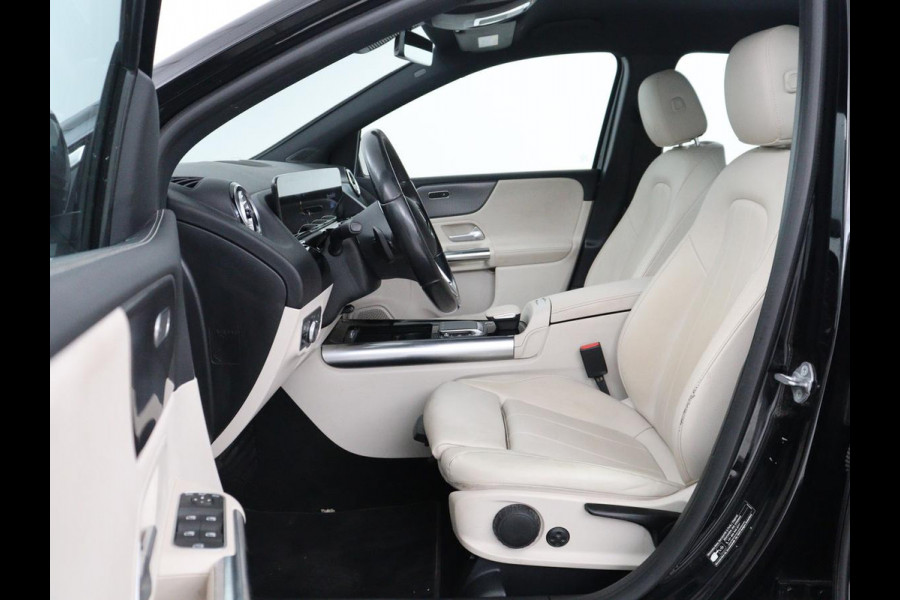 Mercedes-Benz B-klasse250 e Business Solution Luxury Limited | SOH 93,0% | Leder | Stoelverwarming | Adaptive cruise | Carplay | Camera | Park assist | Sfeerverlichting | Elektrische achterlep | Trekhaak