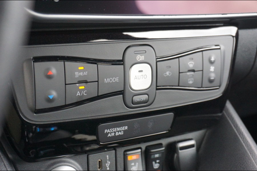 Nissan Leaf N-Connecta 39 kWh 360 CAMERA | WARMTEPOMP | LUXE UITVOERING!!