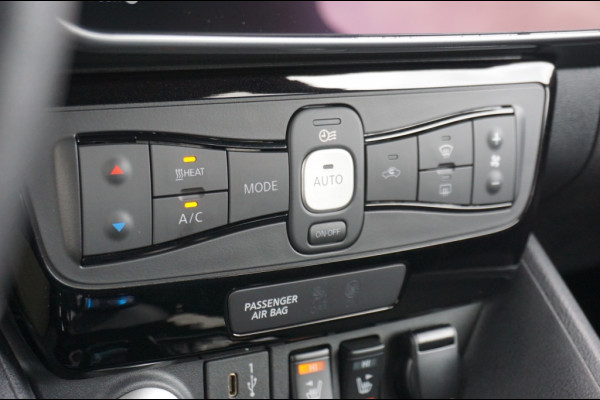 Nissan Leaf N-Connecta 39 kWh 360 CAMERA | WARMTEPOMP | LUXE UITVOERING!!