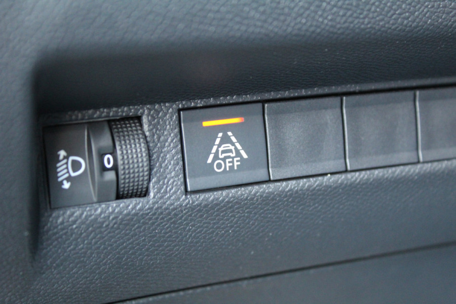 Peugeot e-2008 EV Active 50 kWh | Camera | Carplay | Cruise