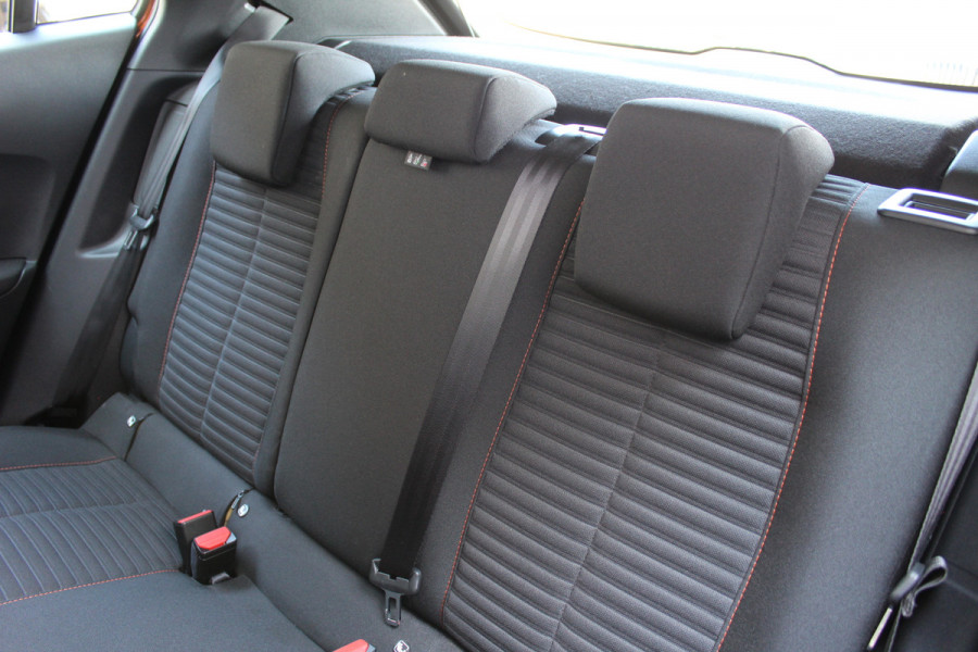Peugeot e-2008 EV Active 50 kWh | Camera | Carplay | Cruise
