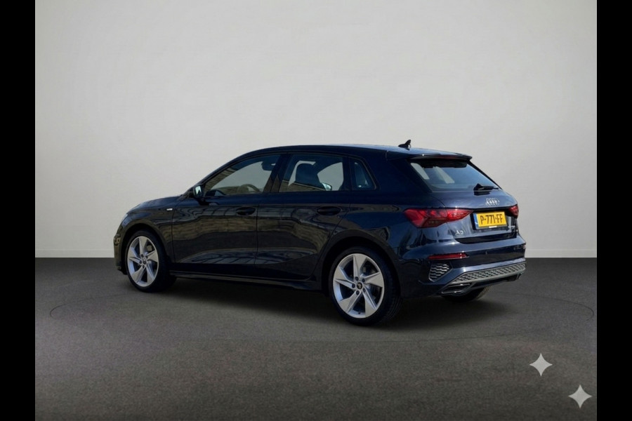 Audi A3 Sportback 30 TFSI S edition 110PK | S-line in & exterieur | Trekhaak | Stoelverwarming |