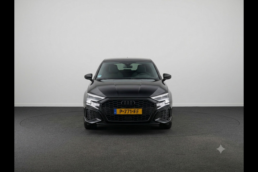 Audi A3 Sportback 30 TFSI S edition 110PK | S-line in & exterieur | Trekhaak | Stoelverwarming |