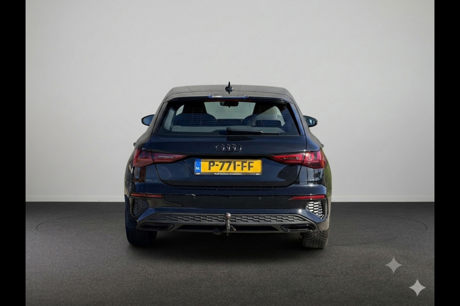 Audi A3 Sportback 30 TFSI S edition 110PK | S-line in & exterieur | Trekhaak | Stoelverwarming |