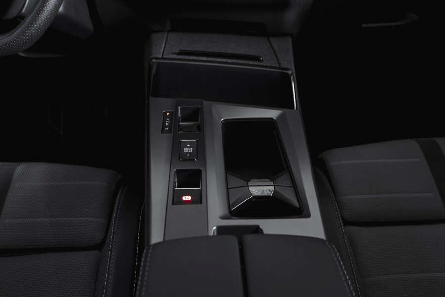 Opel Grandland 1.2 Turbo Hybrid GS | Dig. Cockpit | Adapt. Cruise | Stoel-+Stuurverw. | PDC | Camera | NAV + App. Connect | LM 19" | 3150