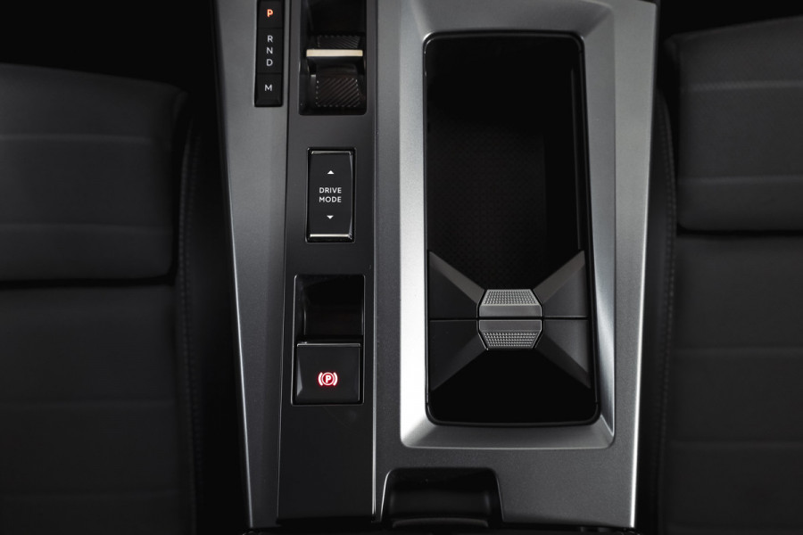 Opel Grandland 1.2 Turbo Hybrid GS | Dig. Cockpit | Adapt. Cruise | Stoel-+Stuurverw. | PDC | Camera | NAV + App. Connect | LM 19" | 3150