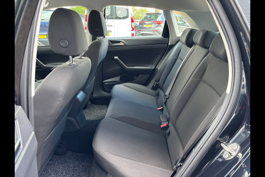 Volkswagen Polo 1.0 Highline | Apple Carplay | Stoelverwarming | Parkeersensoren | Navi