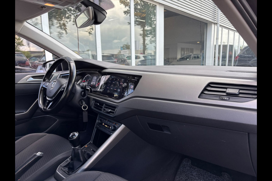 Volkswagen Polo 1.0 Highline | Apple Carplay | Stoelverwarming | Parkeersensoren | Navi