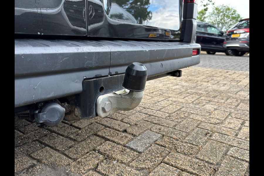 Renault Trafic 2.0 dCi 145 T29 L2H1 Comfort | Trekhaak | 3 Zitplaatsen | Achterruitrij Camera | Bluetooth