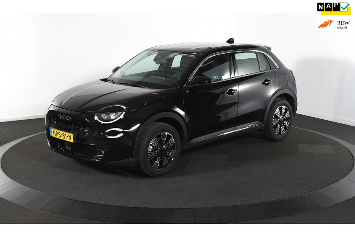 Fiat 600 1.2 Hybrid Urban FULL OPTIONS!!