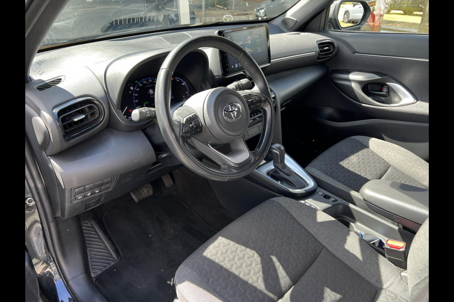 Toyota Yaris Cross 1.5 Hybrid Dynamic Plus | Dodehoekherkenning, Parkeersensoren, Stoel + Stuurverwarming, , Keyless, 17 inch, Smart connect