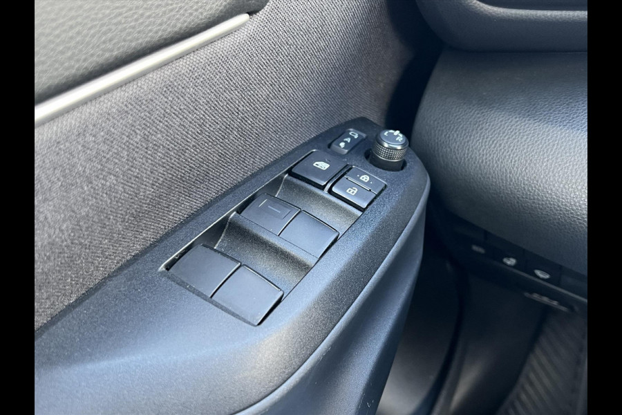 Toyota Yaris Cross 1.5 Hybrid Dynamic Plus | Dodehoekherkenning, Parkeersensoren, Stoel + Stuurverwarming, , Keyless, 17 inch, Smart connect