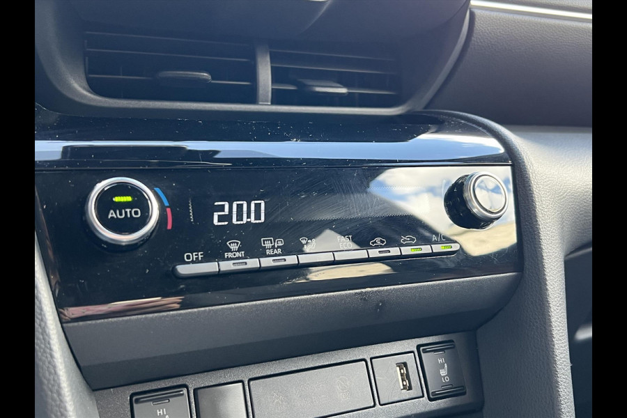 Toyota Yaris Cross 1.5 Hybrid Dynamic Plus | Dodehoekherkenning, Parkeersensoren, Stoel + Stuurverwarming, , Keyless, 17 inch, Smart connect
