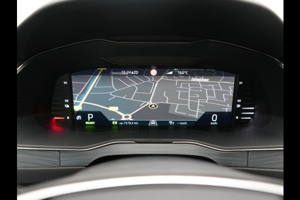 Škoda Superb Combi 1.4 TSI iV Business Edition PHEV 218pk Dealer O.H. | Adaptive Cruise | Camera | Stoelen Verwarmd | Apple Carplay | Navigatie | Crystal LED | DAB | Plug In Hybrid |